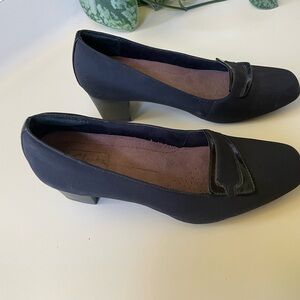 Clarks Black Low Heel Loafer Pumps - Women's size 7